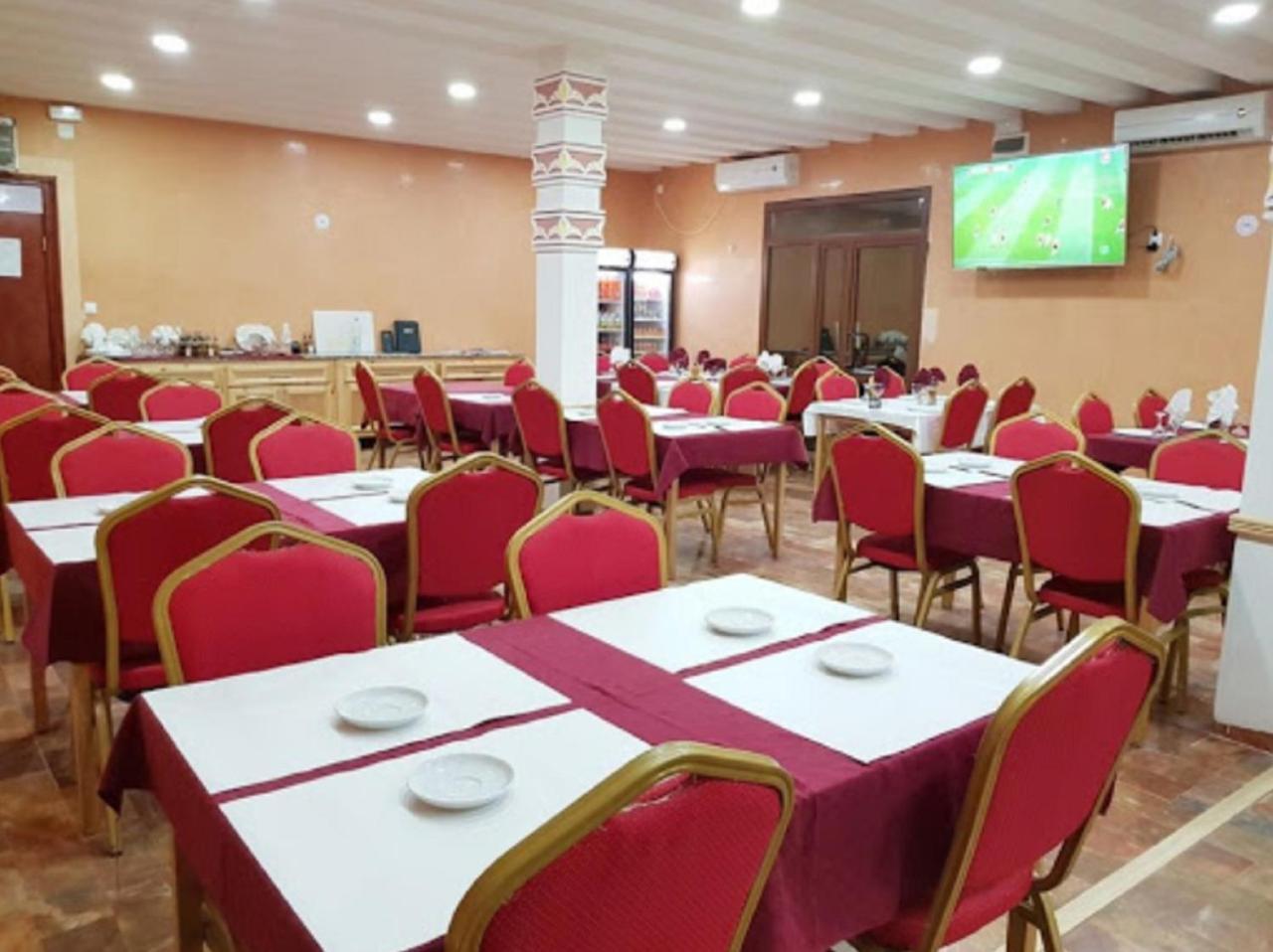 Hotel Takialt Adrar Esterno foto