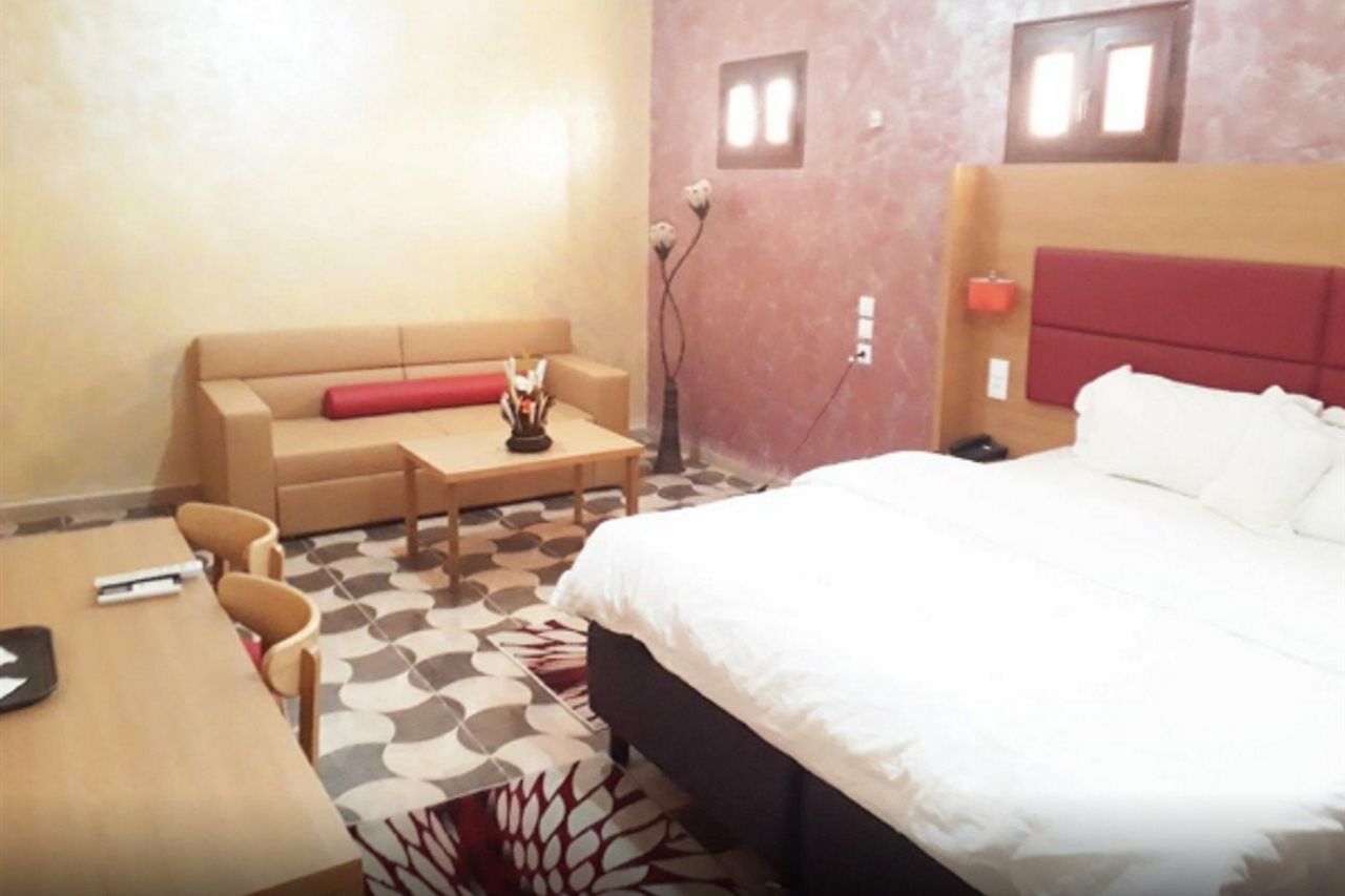 Hotel Takialt Adrar Esterno foto
